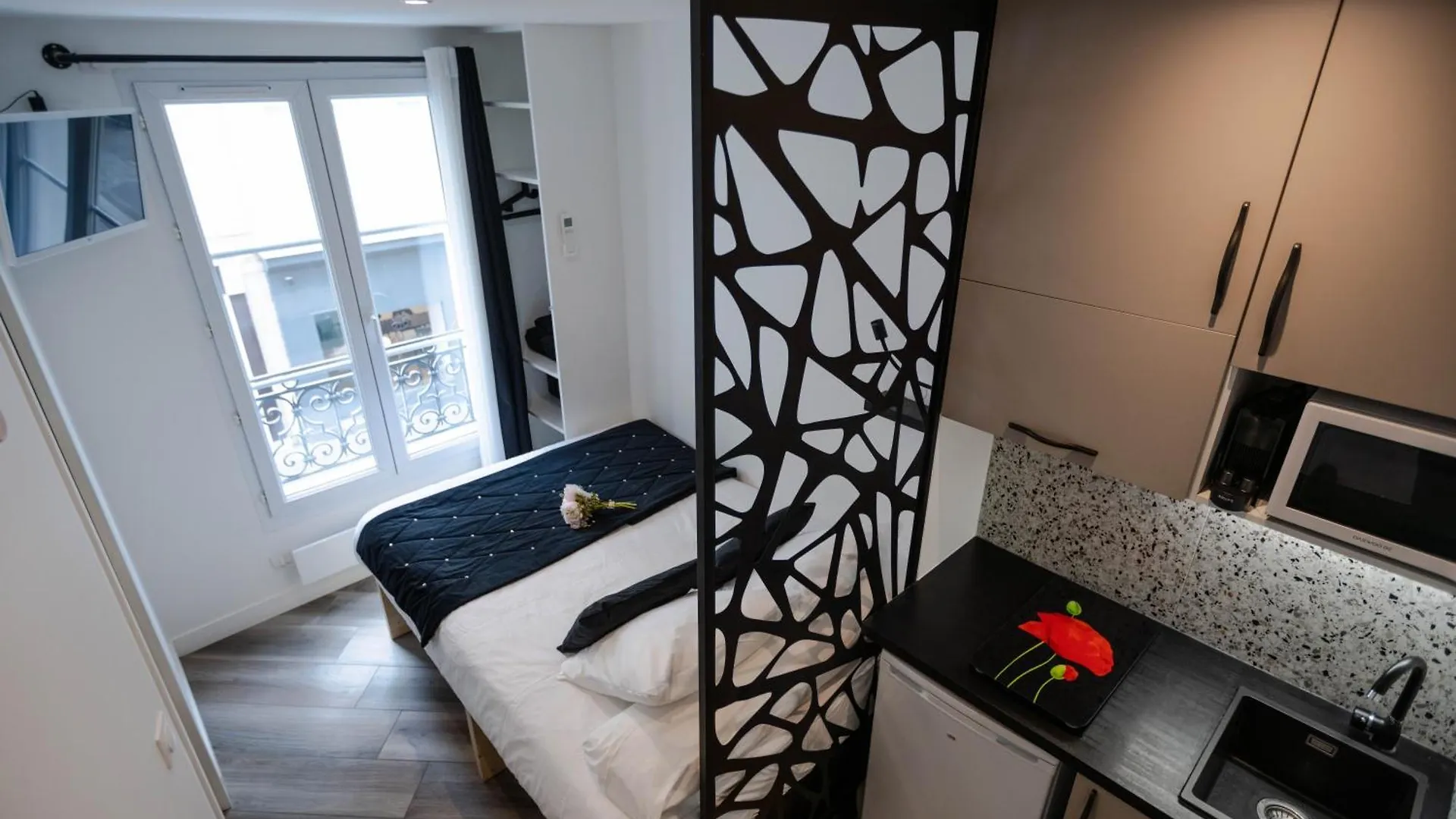 Aparthotel Beatrice Et Emmanuel Meuble Eiffel
