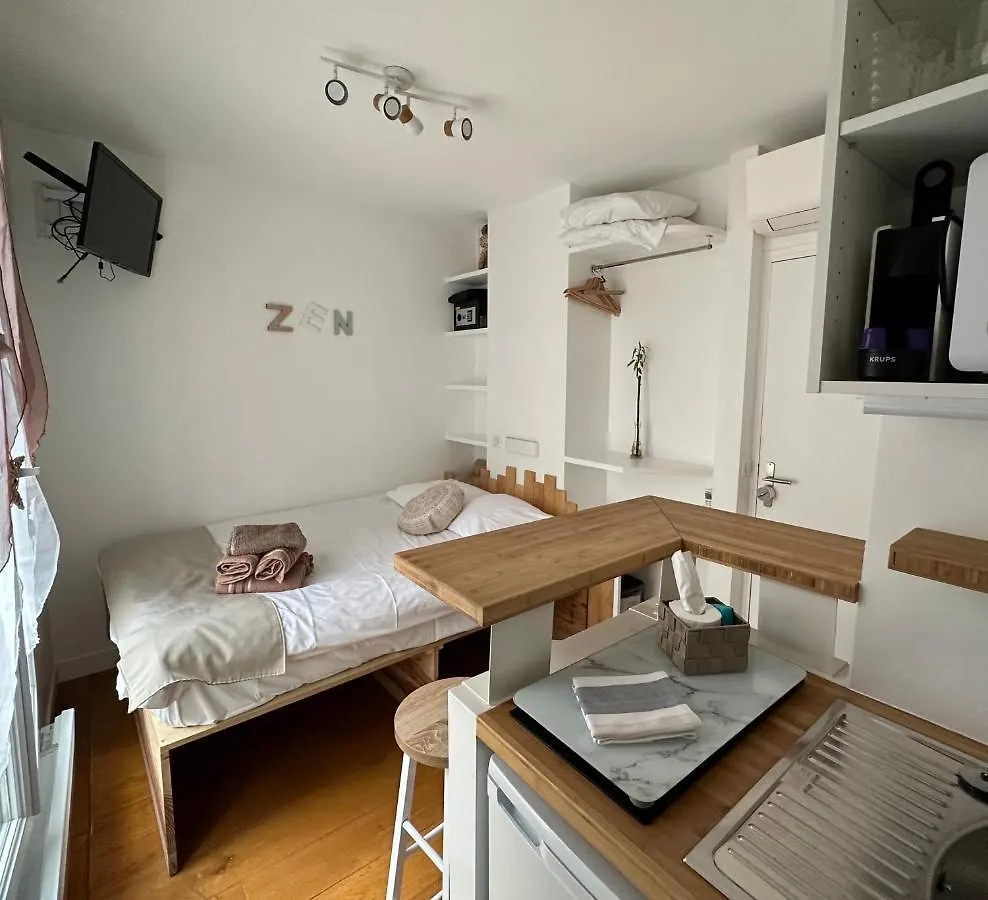 Beatrice Et Emmanuel Meuble Eiffel Apart-hotel